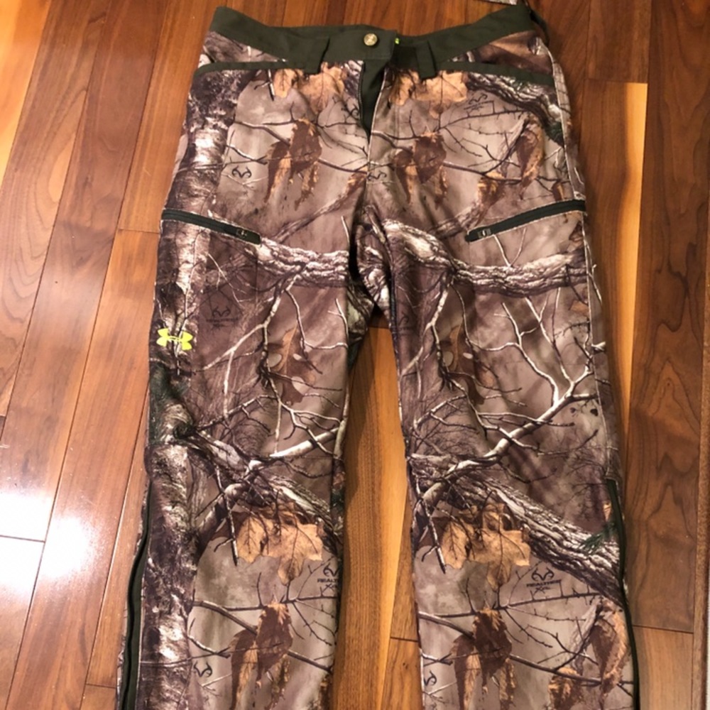NWT Under Armour Hunting Pants (scent control)